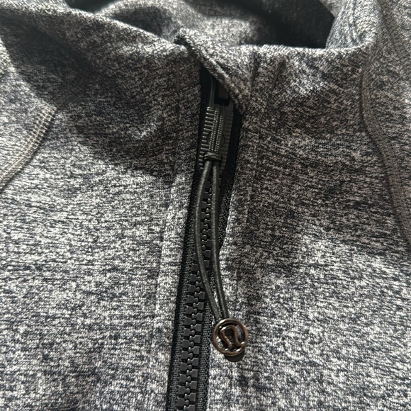 amazing lululemon jacket in size 14. never worn - Picture 3 of 5